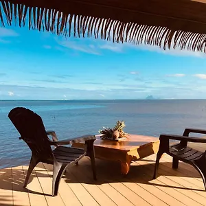  Holiday home Ocean Breeze